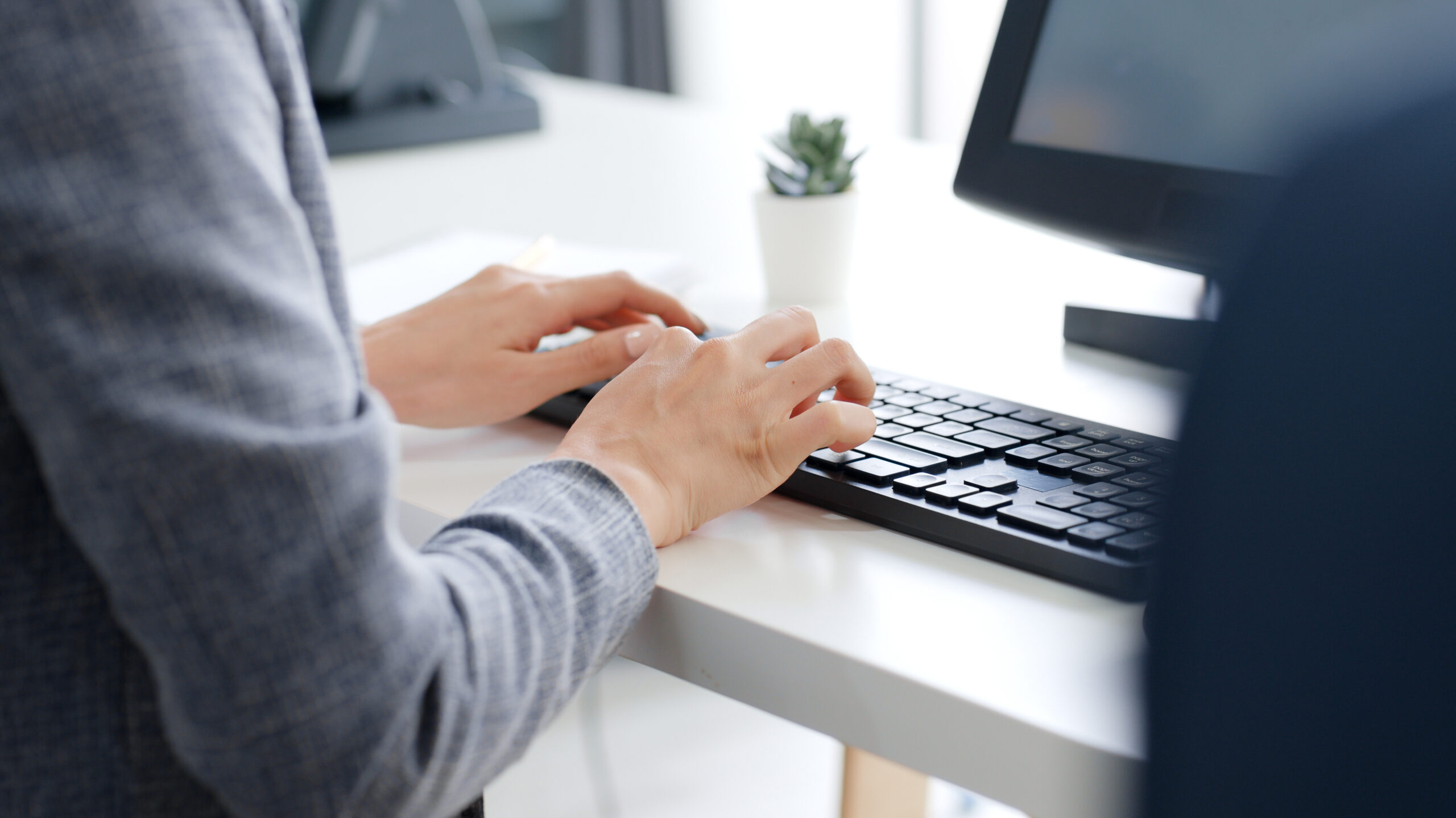 Quels sont les raccourcis clavier pour changer de fenêtre