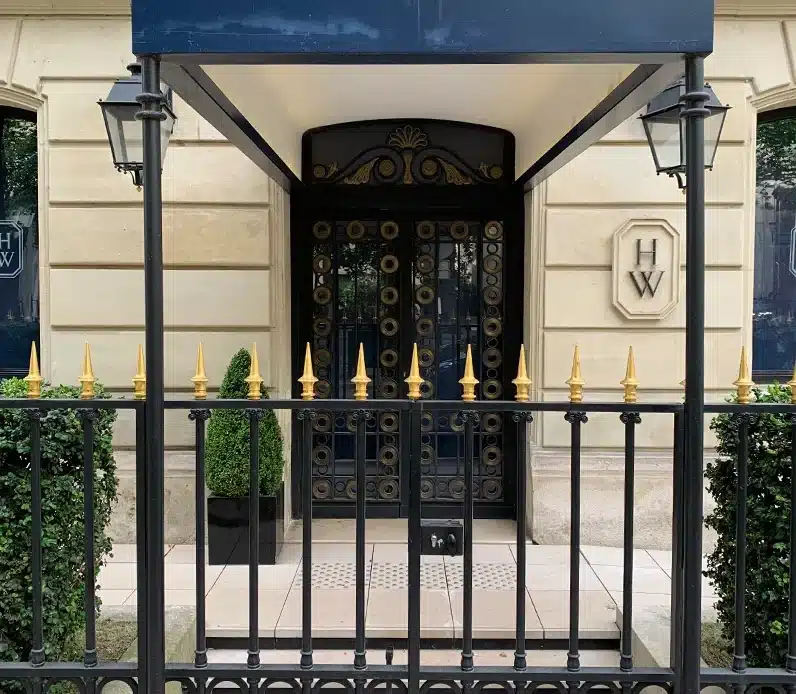 Porte d'entrée du magasin Harry Winston à Paris