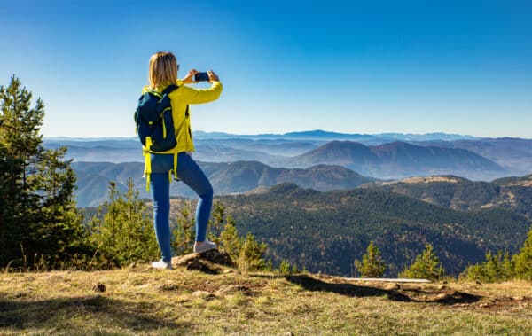 <span style="color: #d86031; font-weight: bold;">Offre Week-end & Jours fériés - Particulier</span> </br> Compte Facebook piraté
